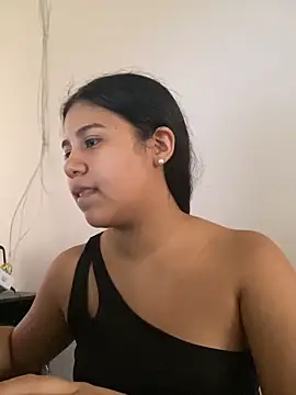 Snapshot of AntonellaCute_ab chatting on 17, 11, 2025 AntonellaCute ab online show from 17, 11, 2025