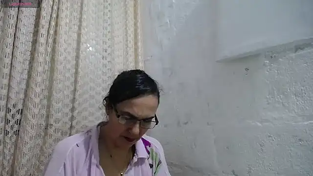 gabbyparker  online show from 17, 9, 2025