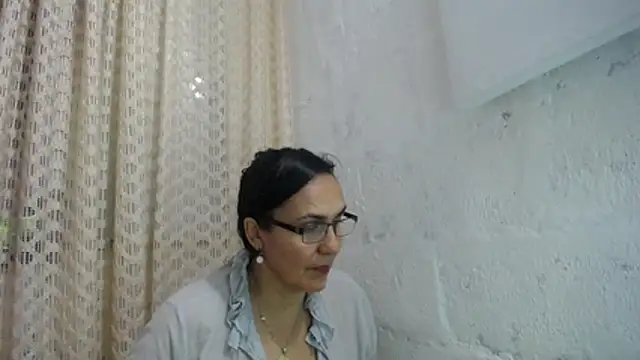 gabbyparker  online show from 18, 12, 2025