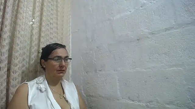 gabbyparker  online show from 26, 4, 2026