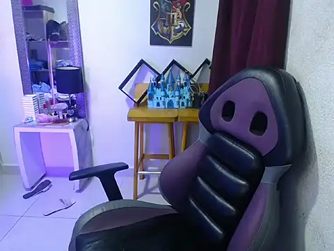 Snapshot of shining_star96 chatting on 21, 10, 2025 shining star96 online show from 21, 10, 2025