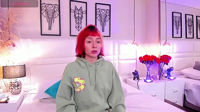 dafnne hall online show from 1, 12, 2025