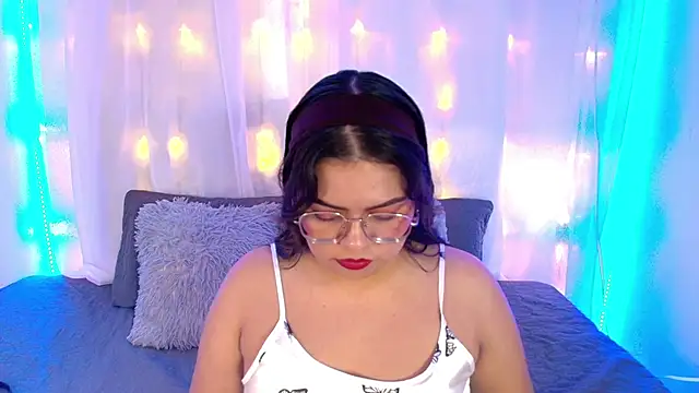 Snapshot of LilyRousee chatting on 15, 11, 2025 LilyRousee online show from 15, 11, 2025