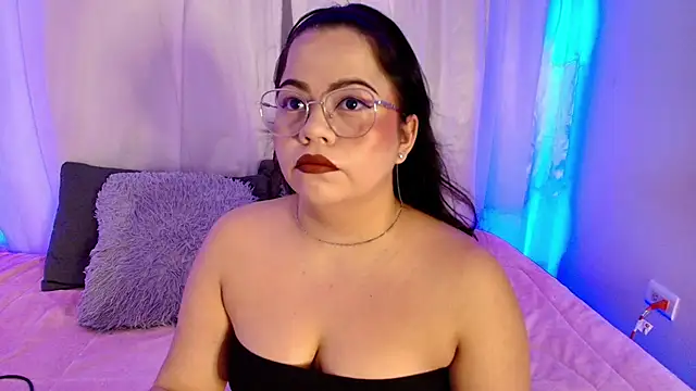 Snapshot of LilyRousee chatting on 4, 5, 2026 LilyRousee online show from 4, 5, 2026
