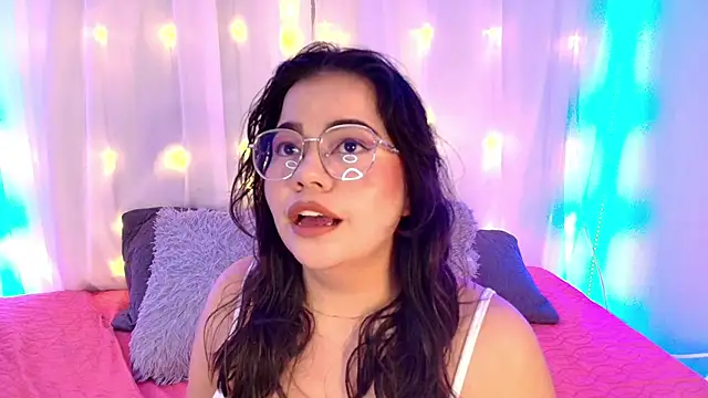 Snapshot of LilyRousee chatting on 22, 12, 2025 LilyRousee online show from 22, 12, 2025