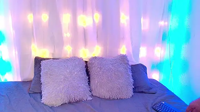 Snapshot of LilyRousee chatting on 14, 11, 2025 LilyRousee online show from 14, 11, 2025