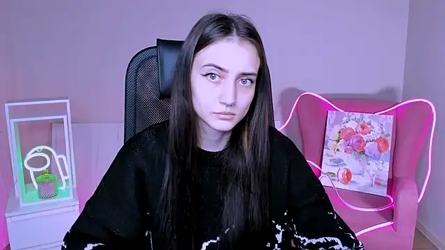 Snapshot of olivianorton chatting on 8, 11, 2025 olivianorton online show from 8, 11, 2025