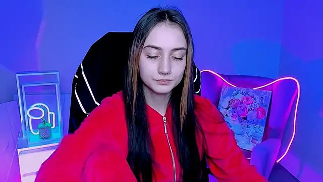 Snapshot of olivianorton chatting on 15, 10, 2025 olivianorton online show from 15, 10, 2025