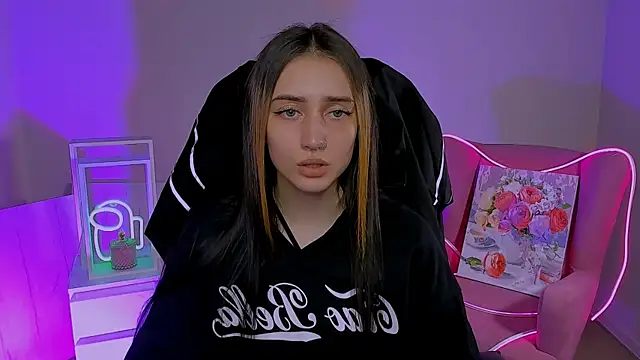 Snapshot of olivianorton chatting on 16, 10, 2025 olivianorton online show from 16, 10, 2025