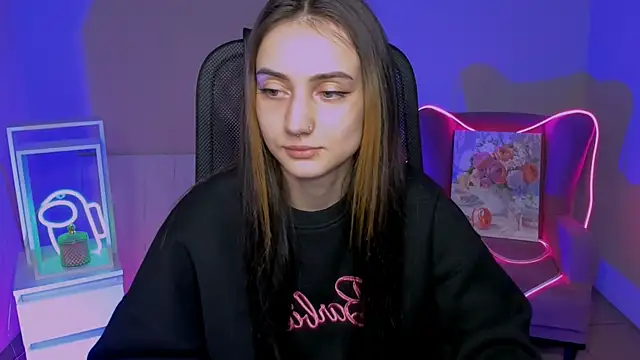 Snapshot of olivianorton chatting on 5, 11, 2025 olivianorton online show from 5, 11, 2025