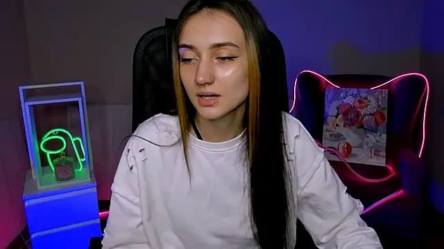 Snapshot of olivianorton chatting on 4, 11, 2025 olivianorton online show from 4, 11, 2025