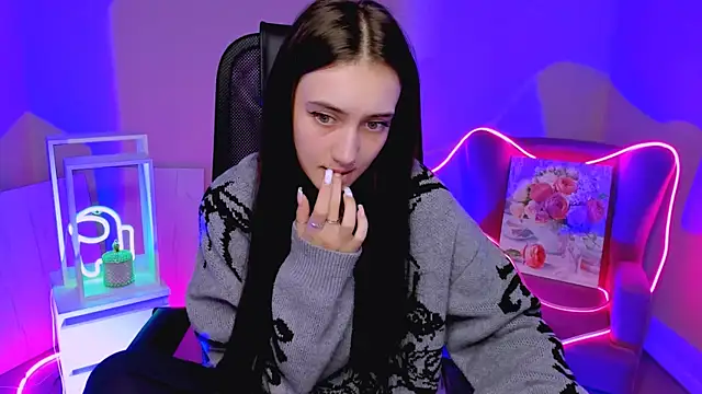 Snapshot of olivianorton chatting on 2, 12, 2025 olivianorton online show from 2, 12, 2025