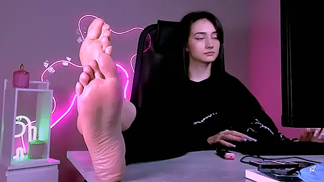 olivianorton online show from 24, 2, 2026