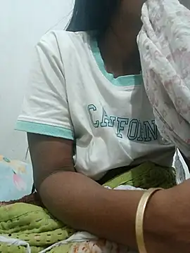 Snapshot of hotshreya69 chatting on 28, 11, 2025 hotshreya69 online show from 28, 11, 2025