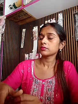 Snapshot of hotshreya69 chatting on 10, 10, 2025 hotshreya69 online show from 10, 10, 2025