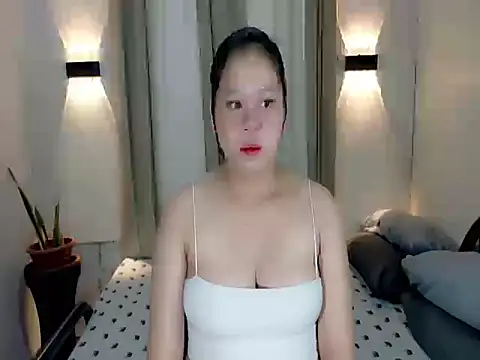 avery in paradisexx online show from 9, 10, 2025