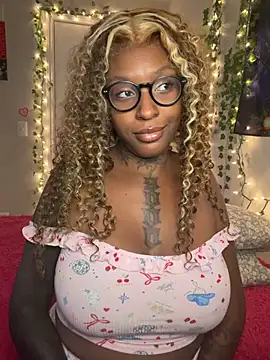 Snapshot of MistiSavannah chatting on 26, 7, 2026 MistiSavannah online show from 26, 7, 2026