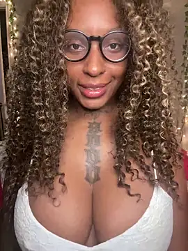 Snapshot of MistiSavannah chatting on 27, 4, 2026 MistiSavannah online show from 27, 4, 2026