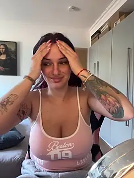 OliviaaFischer online show from 7, 3, 2026