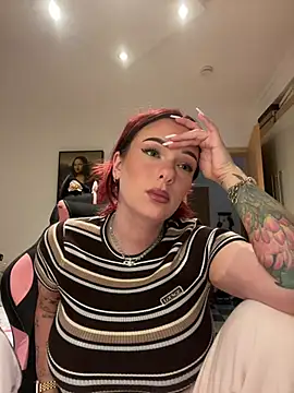 Snapshot of OliviaaFischer chatting on 17, 6, 2026 OliviaaFischer online show from 17, 6, 2026