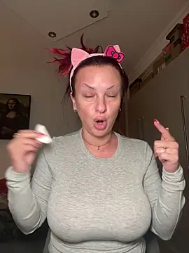 OliviaaFischer online show from 18, 12, 2025