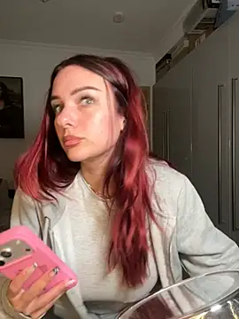 OliviaaFischer online show from 11, 4, 2026