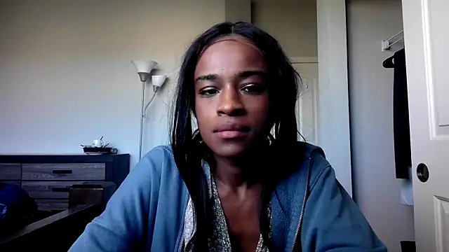 Snapshot of Marlowlovee chatting on 7, 10, 2025 Marlowlovee online show from 7, 10, 2025