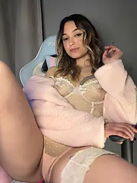 xYoungHotwife online show from 10, 4, 2026