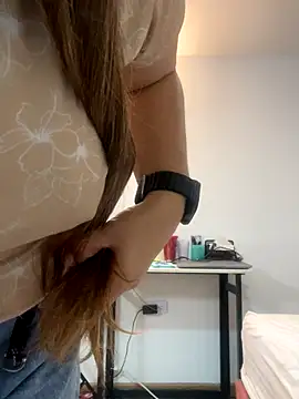 emma hot2006 online show from 22, 10, 2025