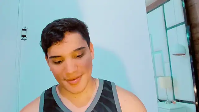 Snapshot of RaymondMorris chatting on 19, 10, 2025 RaymondMorris online show from 19, 10, 2025