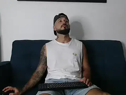 Snapshot of Eric_Evans1 chatting on 7, 11, 2025 Eric Evans1 online show from 7, 11, 2025