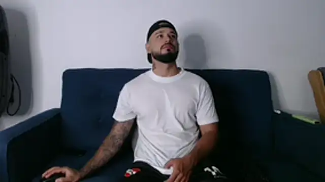 Snapshot of Eric_Evans1 chatting on 8, 11, 2025 Eric Evans1 online show from 8, 11, 2025