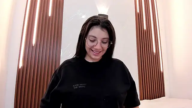 CarolinaMejia online show from 17, 10, 2025