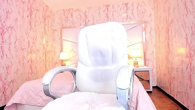 Emily Whinfre online show from 10, 6, 2026