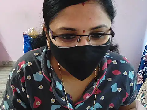 Snapshot of jannu6482 chatting on 8, 11, 2025 jannu6482 online show from 8, 11, 2025