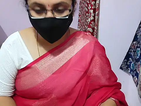 Snapshot of jannu6482 chatting on 25, 10, 2025 jannu6482 online show from 25, 10, 2025