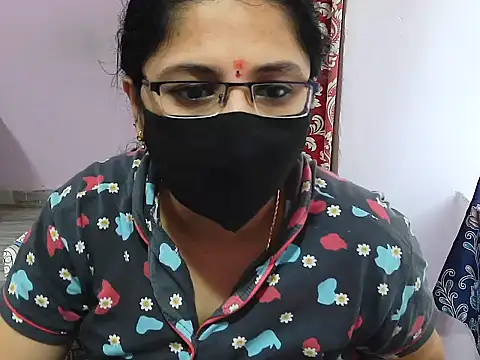 Snapshot of jannu6482 chatting on 22, 10, 2025 jannu6482 online show from 22, 10, 2025
