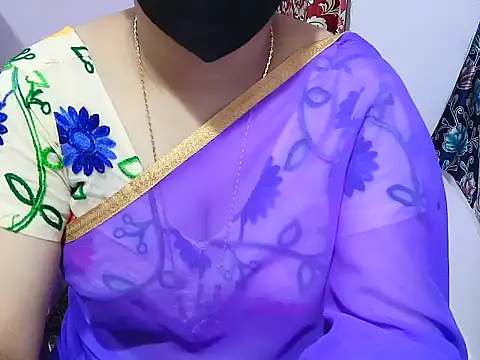 Snapshot of jannu6482 chatting on 23, 10, 2025 jannu6482 online show from 23, 10, 2025