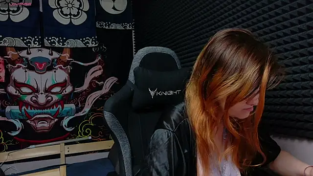 Nora lovvvv online show from 20, 12, 2025