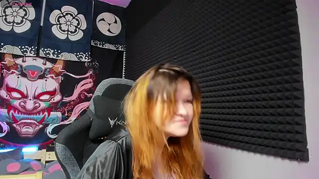 Nora lovvvv online show from 25, 10, 2025