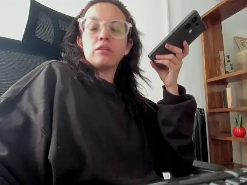 dalila macherano1 online show from 1, 12, 2025