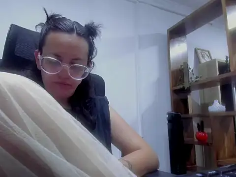 dalila macherano1 online show from 11, 11, 2025