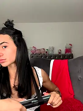 Snapshot of itsyourgirltee chatting on 28, 10, 2025 itsyourgirltee online show from 28, 10, 2025