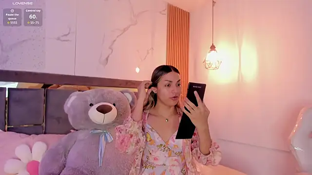 Doll Isa  online show from 5, 4, 2026