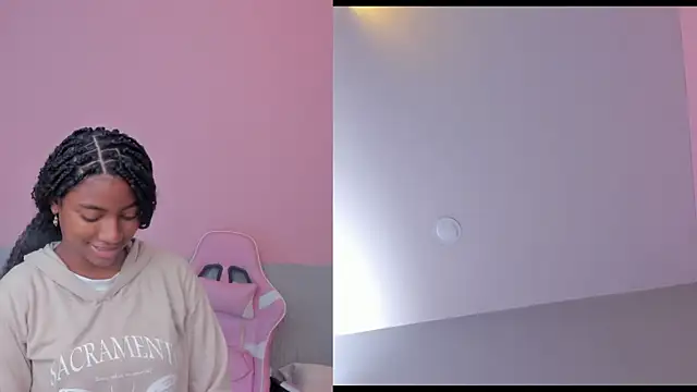 Snapshot of Laraebony_ chatting on 2, 7, 2026 Laraebony online show from 2, 7, 2026