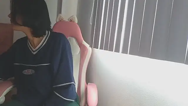 Snapshot of Crystal_Star_ chatting on 21, 10, 2025 Crystal Star online show from 21, 10, 2025