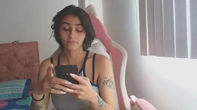 Snapshot of Crystal_Star_ chatting on 23, 10, 2025 Crystal Star online show from 23, 10, 2025