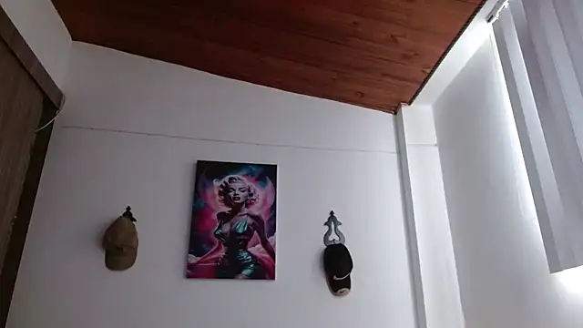 Crystal Star  online show from 15, 4, 2026