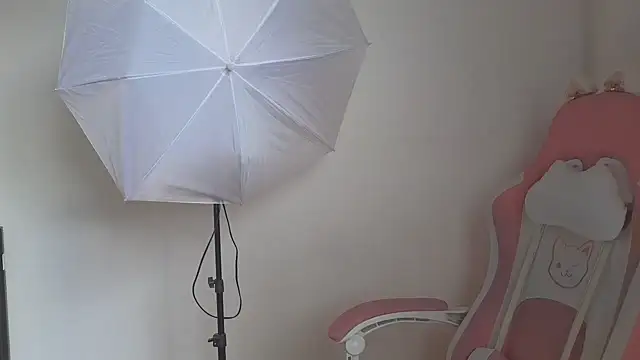 Snapshot of Crystal_Star_ chatting on 10, 11, 2025 Crystal Star online show from 10, 11, 2025