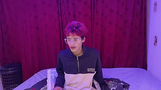 juliansexx online show from 6, 10, 2025